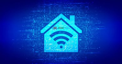 Ilustración digital de una casa en tonos azules con un símbolo de Wi-Fi en el centro, sobre un fondo de píxeles y datos, representando una conexión a internet estable en todo el hogar.