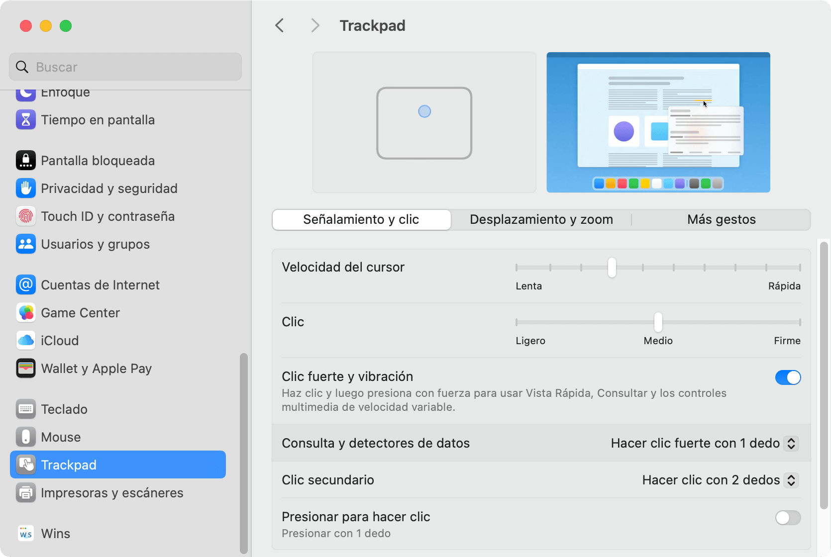 ¿Por qué no funciona el touchpad de mi laptop y qué puedo hacer? 6 Captura de pantalla de la configuración del Trackpad en un MacBook, mostrando opciones para ajustar la velocidad del cursor, el clic, y los gestos.
